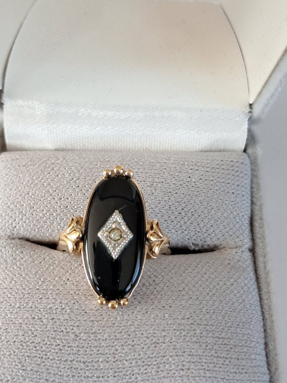 Vtg Avon Victorian Collection 1983 Black Onyx Rhinestone Gold Tone Ring Size 7